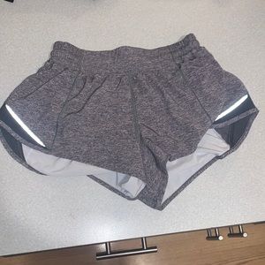 Lululemon Short- Hottie hot 2.5 inches